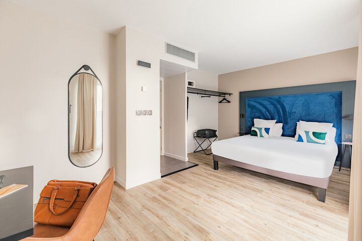 Room 12 of 39