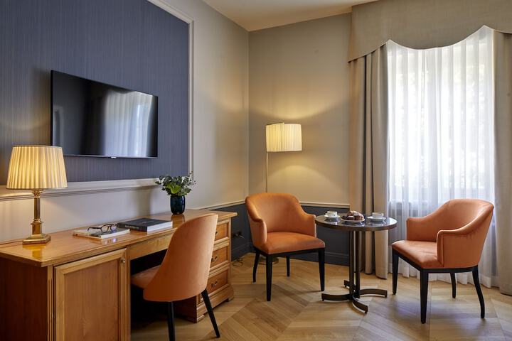 Room 27 of 111