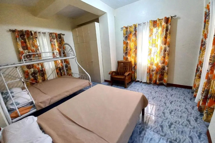 Room 3 of 8
