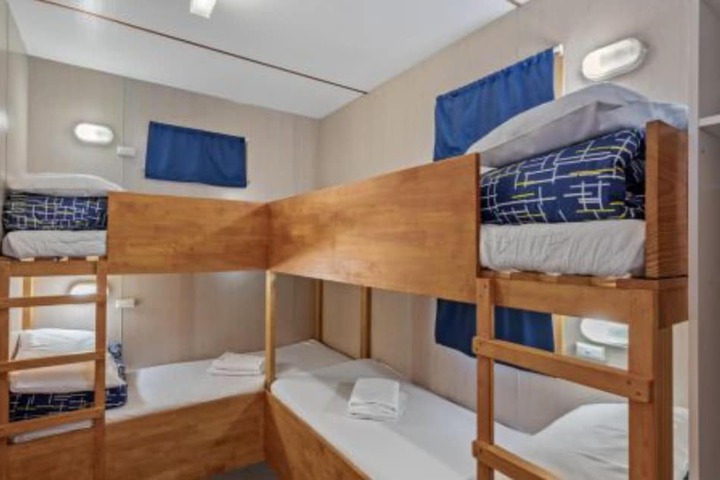 Room 10 of 64