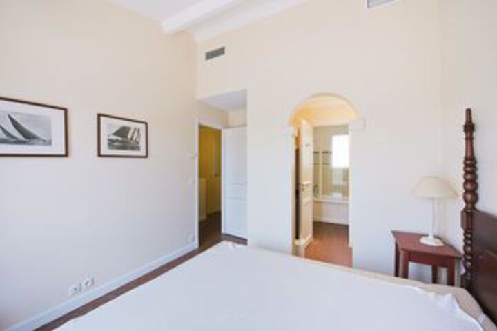 Room 46 of 228