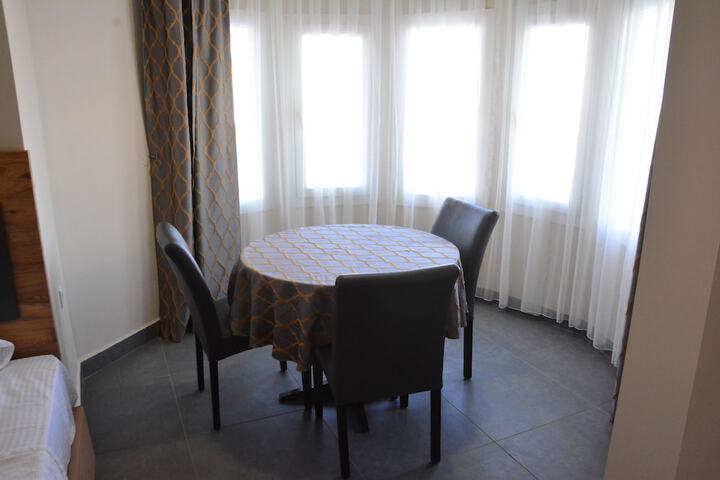 Room 34 of 70