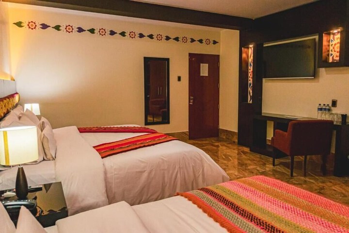 Room 17 of 39