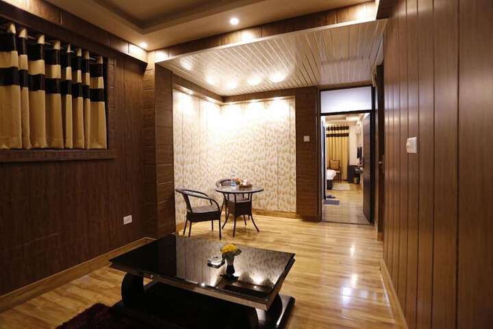 Room 27 of 46