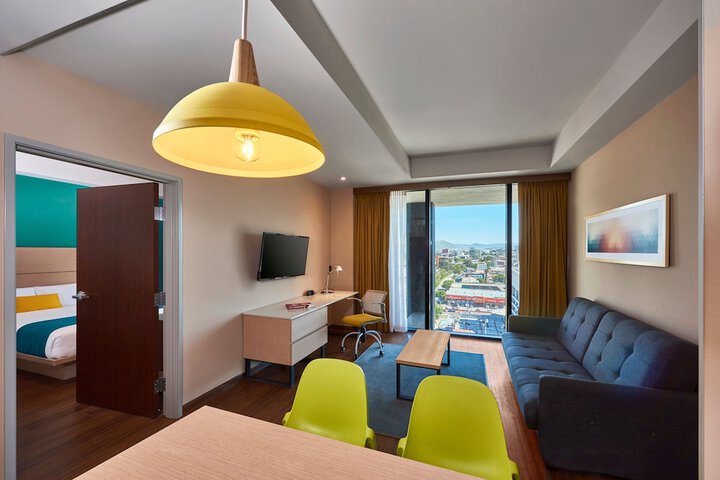 Room 15 of 104