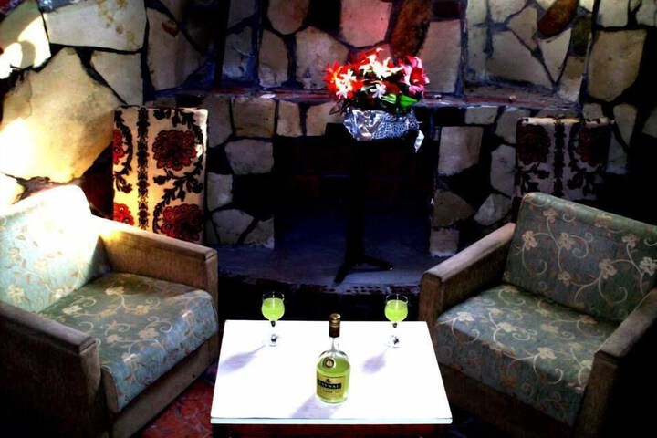 Lounge 19 of 31