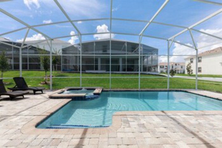 Pool 12 of 31
