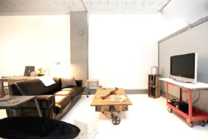 Room 10 of 19