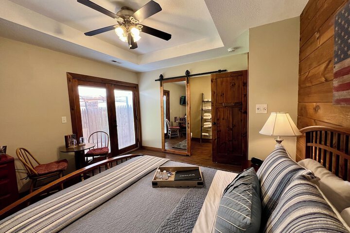 Room 8 of 28