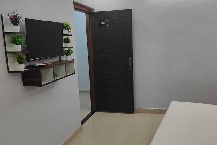 Room 19 of 38