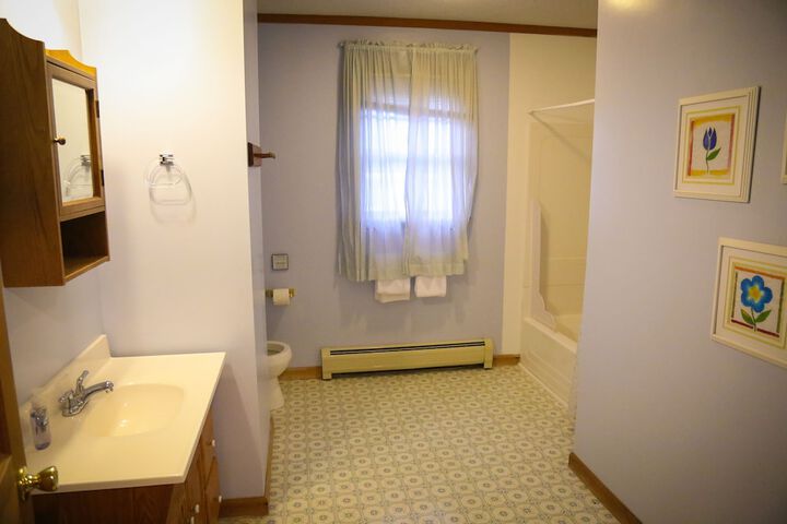 Room 122 of 165