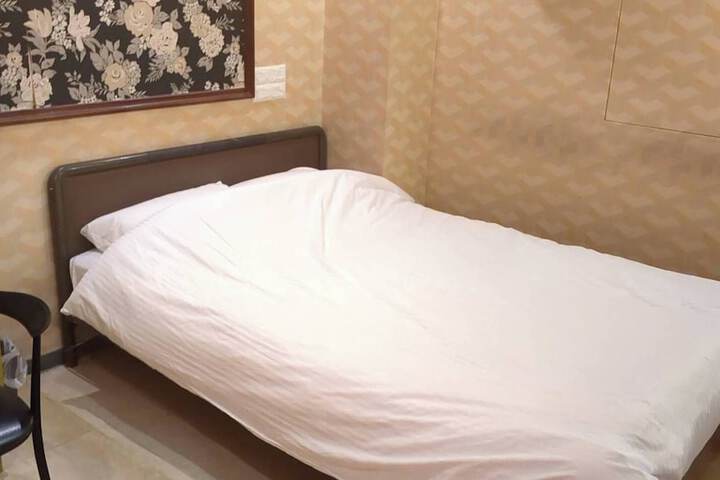 Room 4 of 22
