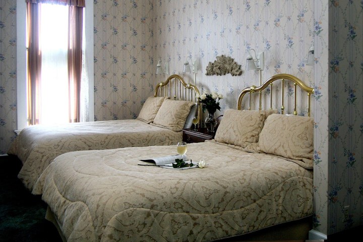 Room 9 of 66