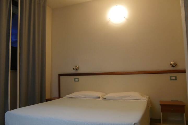 Room 2 of 11