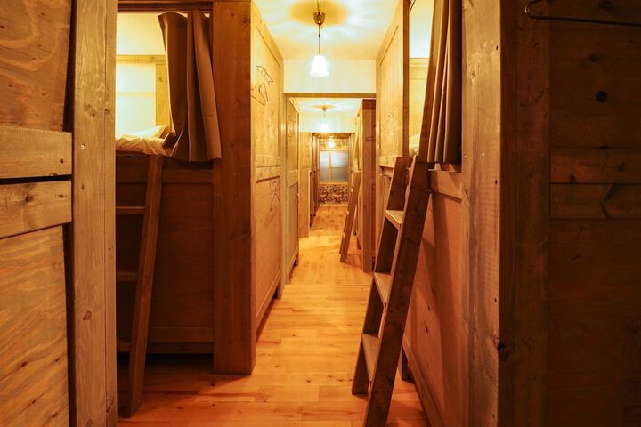 Room 14 of 16