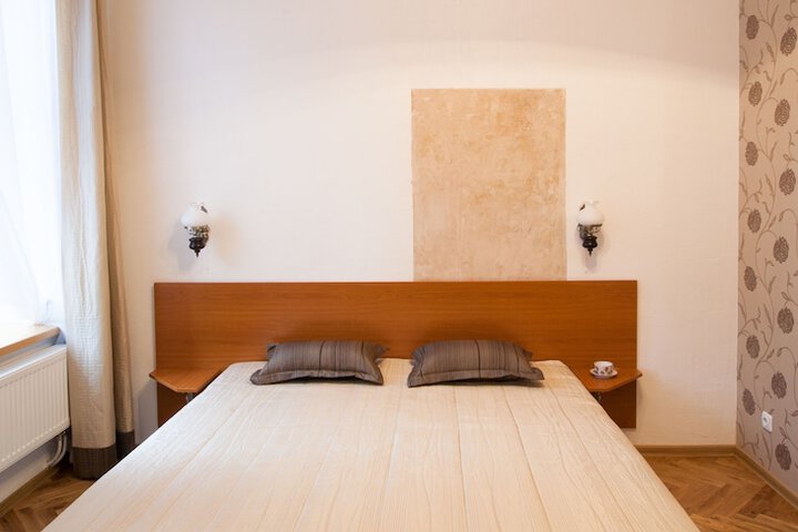 Room 12 of 26