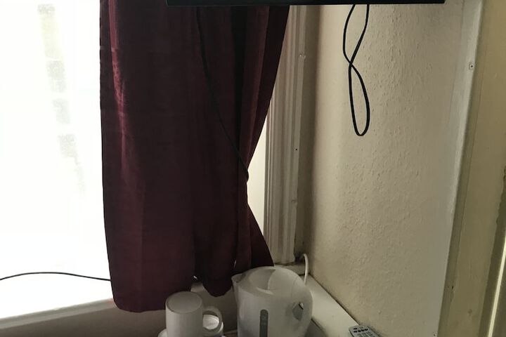 Room 16 of 48