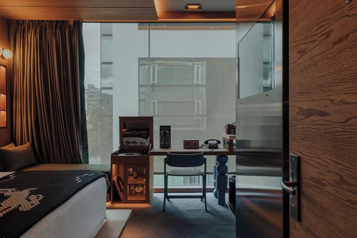 Room 9 of 58