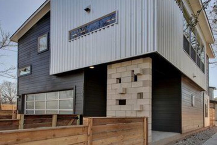 Exterior of 5Br 3BA Newly Built Downtown Austin House by RedAwning