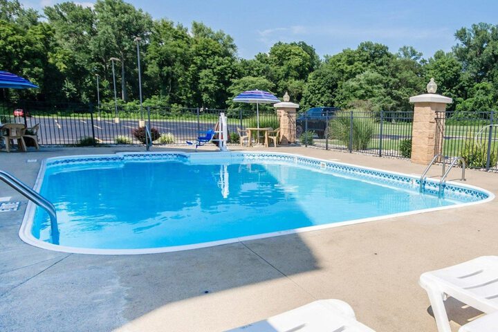 Pool 39 of 55