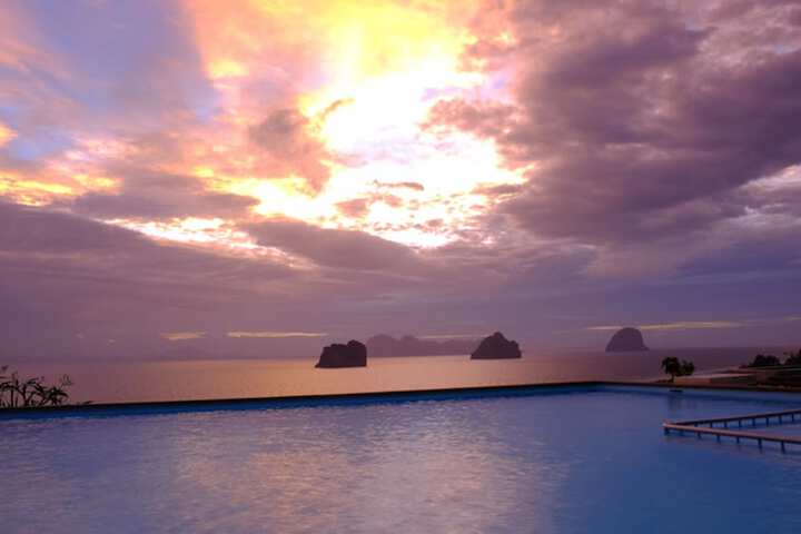 Pool Hotel