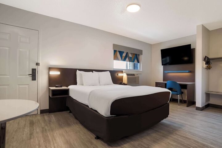 Room 30 of 47