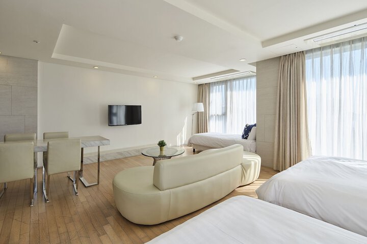 Room 18 of 62