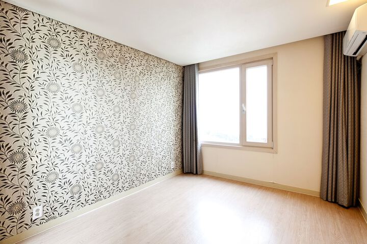 Room 3 of 53