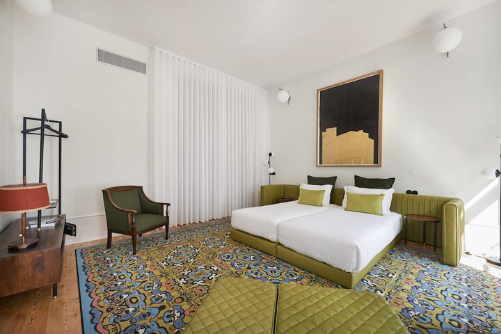 Room 16 of 65