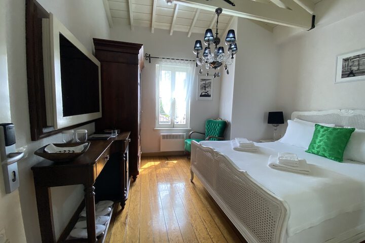 Room 15 of 81