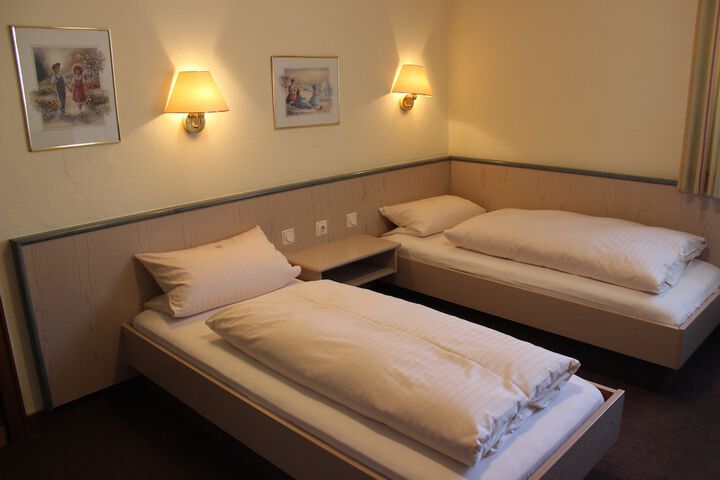 Room 12 of 41