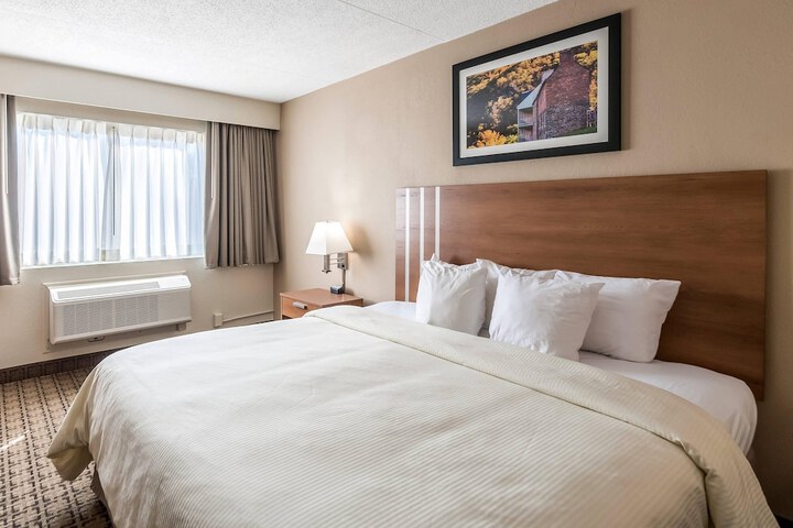 Room 14 of 64