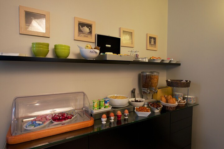 Breakfast/Coffee Service 3 of 47