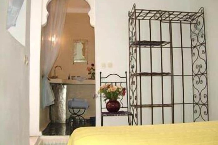 Room 15 of 41