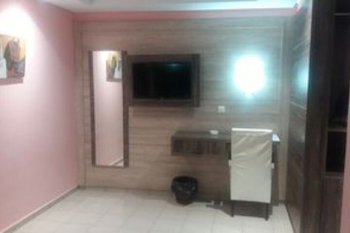 Room 6 of 21