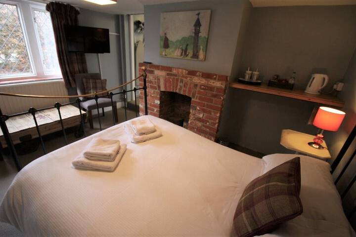 Room 4 of 36