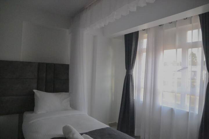 Room 3 of 44