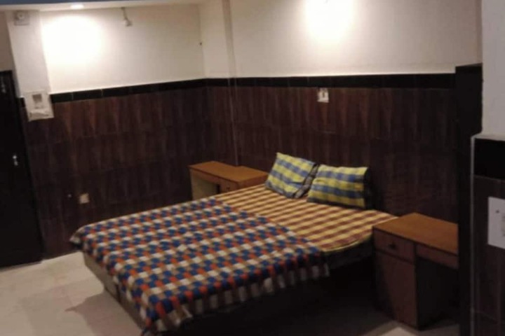 Room 4 of 14