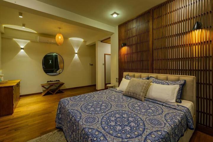 Room 10 of 36