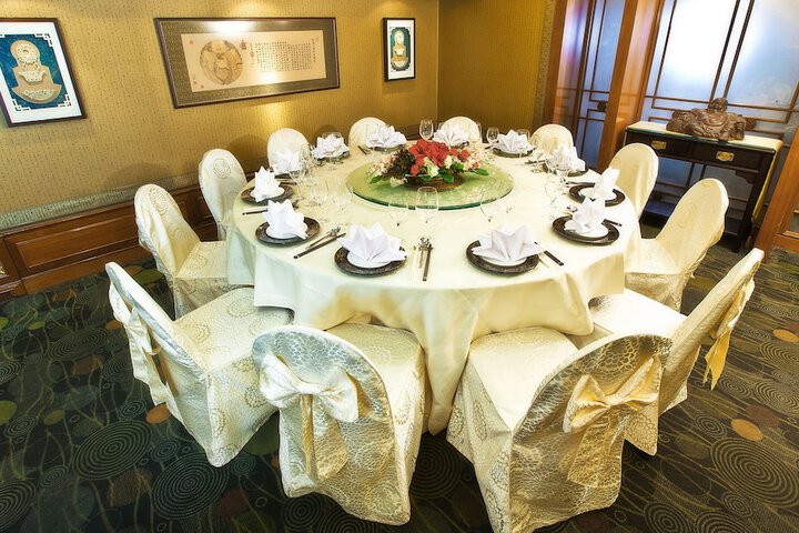 Dining 45 of 60