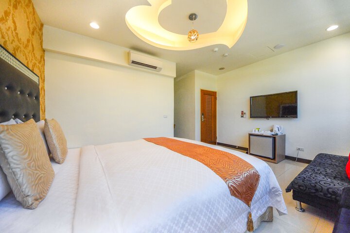 Room 8 of 47