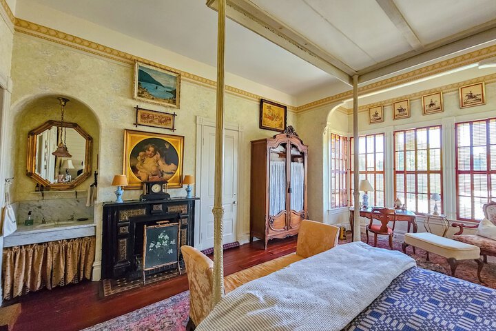 Room 2 of 95