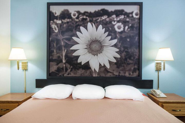 2 Double Beds (9 of 11)