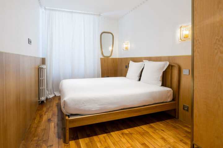 Room 50 of 77