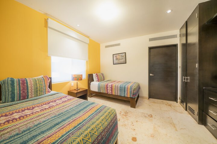 Room 7 of 37