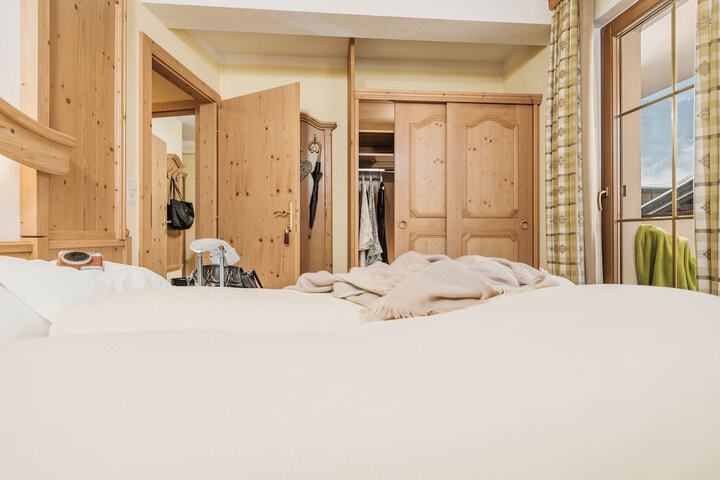 Room 10 of 75