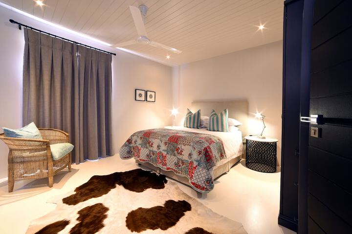 Room 5 of 23