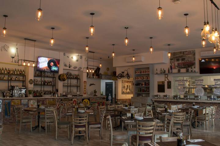 Dining Photos