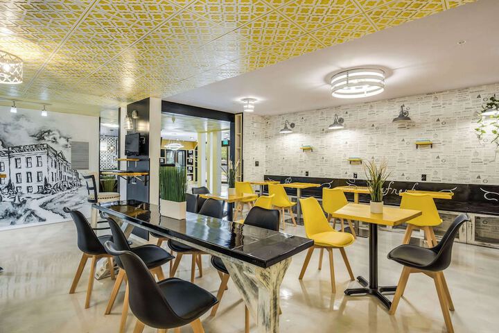 Breakfast area