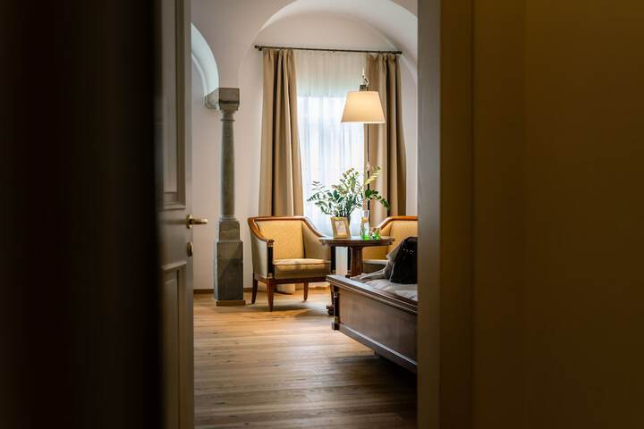 Room 22 of 68